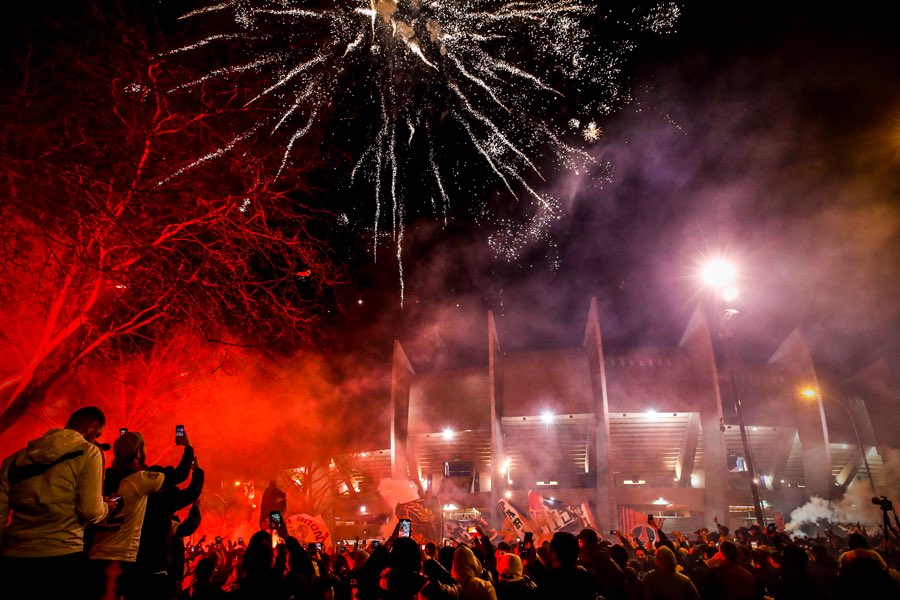 dr3am_bigger's tweet photo. ABSOLUMENT. INCROYABLE. @Co_Ultras_Paris 🔥 #PSGBVB https://t.co/KHEs3lNtv4