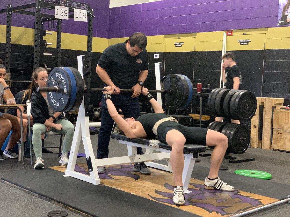 WSBearAthletics's tweet photo. @TheBtedman first lift 
#EasyWeight https://t.co/6mvwGVE9GL