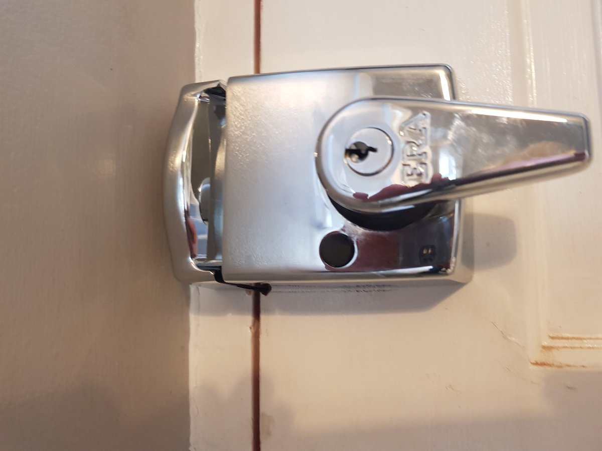 sher_lock96's tweet photo. Customer opting to increase their security with the
Era Locking Nightlatch...
Keeping  Card Slipping At Bay
Approved By The Neighbourhood Watch 
Sher-Lock Locksmiths 
Keeping Your HOMES Secure 

@ERASecurity @BestwoodCops @nottspolice @nottslive #ng5 #ng3 #ng16 #ng7 #ng1 #ng15 https://t.co/fa2Qqtr9Hx