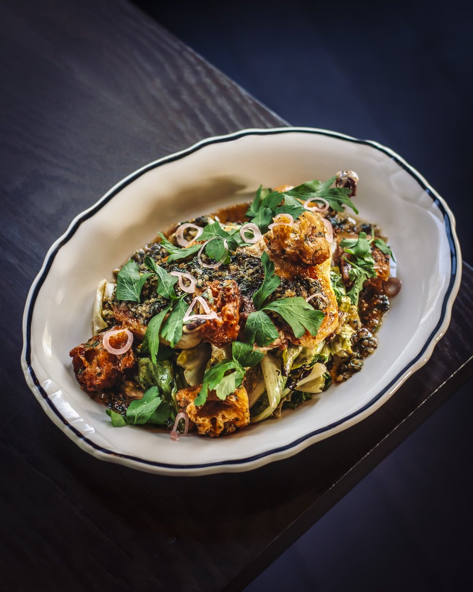 ArthursToronto's tweet photo. Pan Roasted Chicken | salsa verde, grilled escarole &amp; ciabatta croutons https://t.co/7QpNsYAfB9