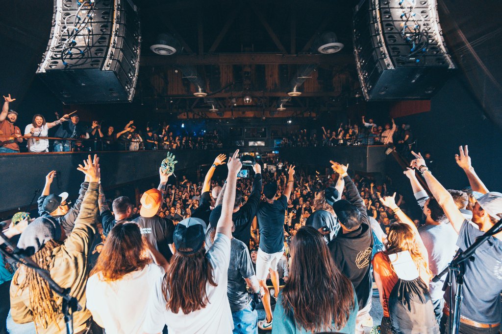 PepperLive's tweet photo. And that's a wrap #SteptotheLocalMotion! Huge mahalo to the Pepper Ohana for coming out to each show and special thanks to everyone who made it possible. You're the reason we get to travel thousands of miles and do what we love. See you this Summer 💚 https://t.co/7qQPGiI9ZP