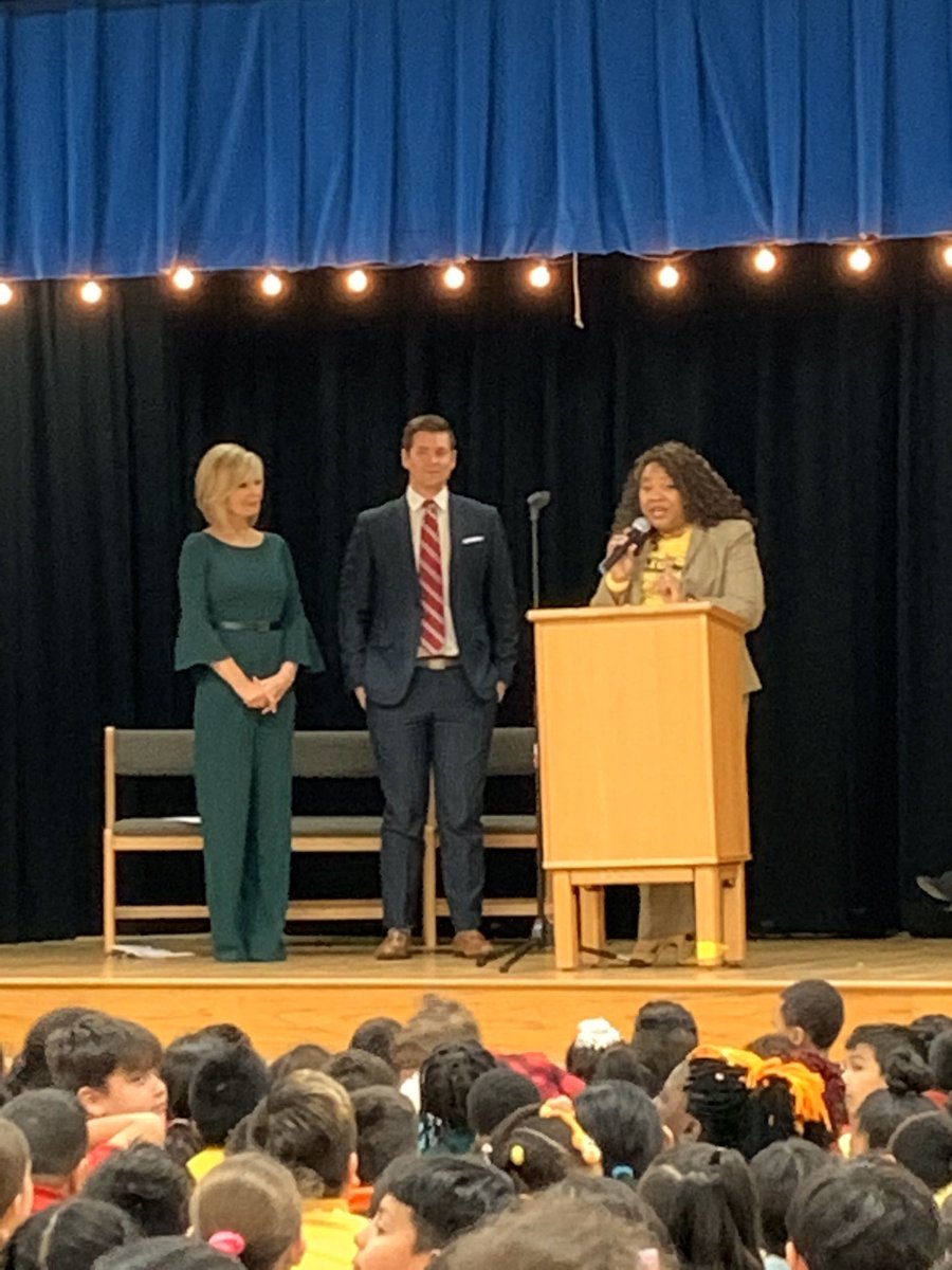 Lakeview Design Ctr tweet media