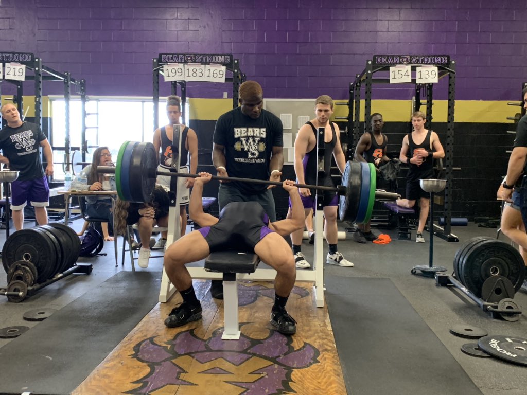 WSBearAthletics's tweet photo. JJ Contreras 
#EasyWeight https://t.co/evpA8H1G3e