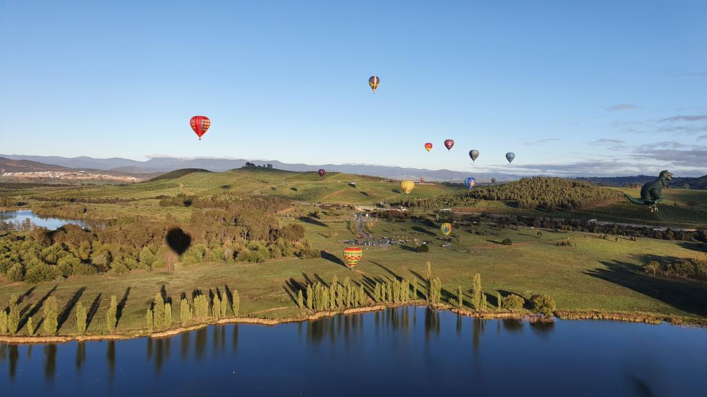 great flying today. happy real Canberra day :-) #canberra #canberraballoonspectacular