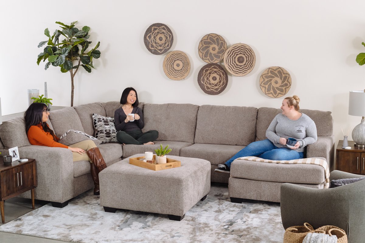 Mathis_Home's tweet photo. This is comfort for your home and guests at only $967.95. 😉 https://t.co/USw4KrQcwN

#MathisStyle #YourStyleYourPrice #Spring #LivingroomInspo https://t.co/LznTirBsFJ