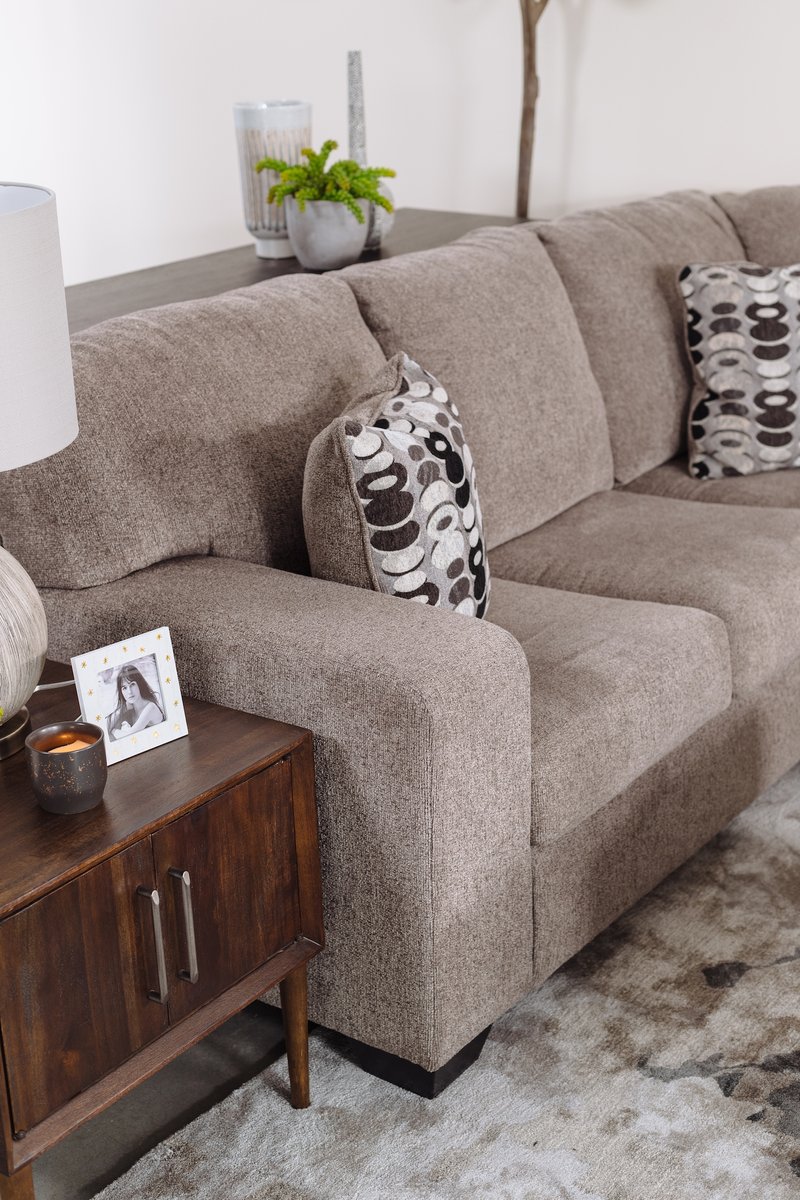 Mathis_Home's tweet photo. This is comfort for your home and guests at only $967.95. 😉 https://t.co/USw4KrQcwN

#MathisStyle #YourStyleYourPrice #Spring #LivingroomInspo https://t.co/LznTirBsFJ