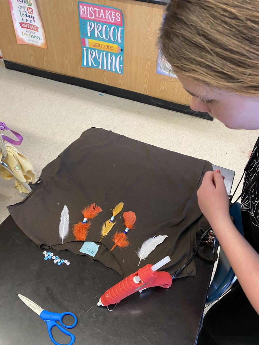 Brave girls decorated their own costumes today after school and did an AMAZING job! 

2.5 weeks until our show! 🧚🏻🌟