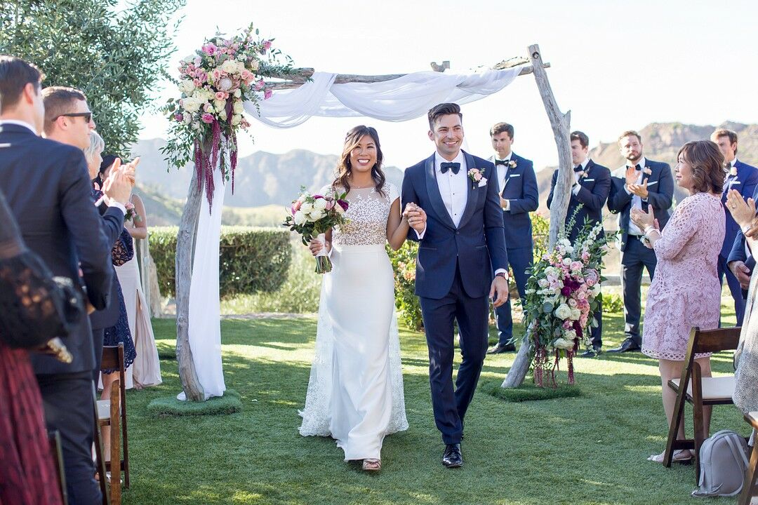This romantic and rustic wedding at Cielo Farms is a dream come true! #RaycePRClient <a href="/premiere_rents/">Premiere Party Rents</a> is featured on <a href="/theknot/">The Knot</a>!

bit.ly/PremiereOnTheK…