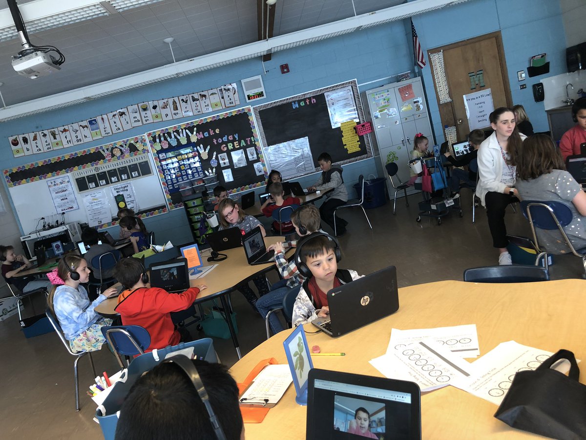 vick_integrate's tweet image. Students and staff at West Elementary learned all about @Flipgrid today  #letstacobouttech #mhsd193 #happyclassrooms @MhsdTechnology
