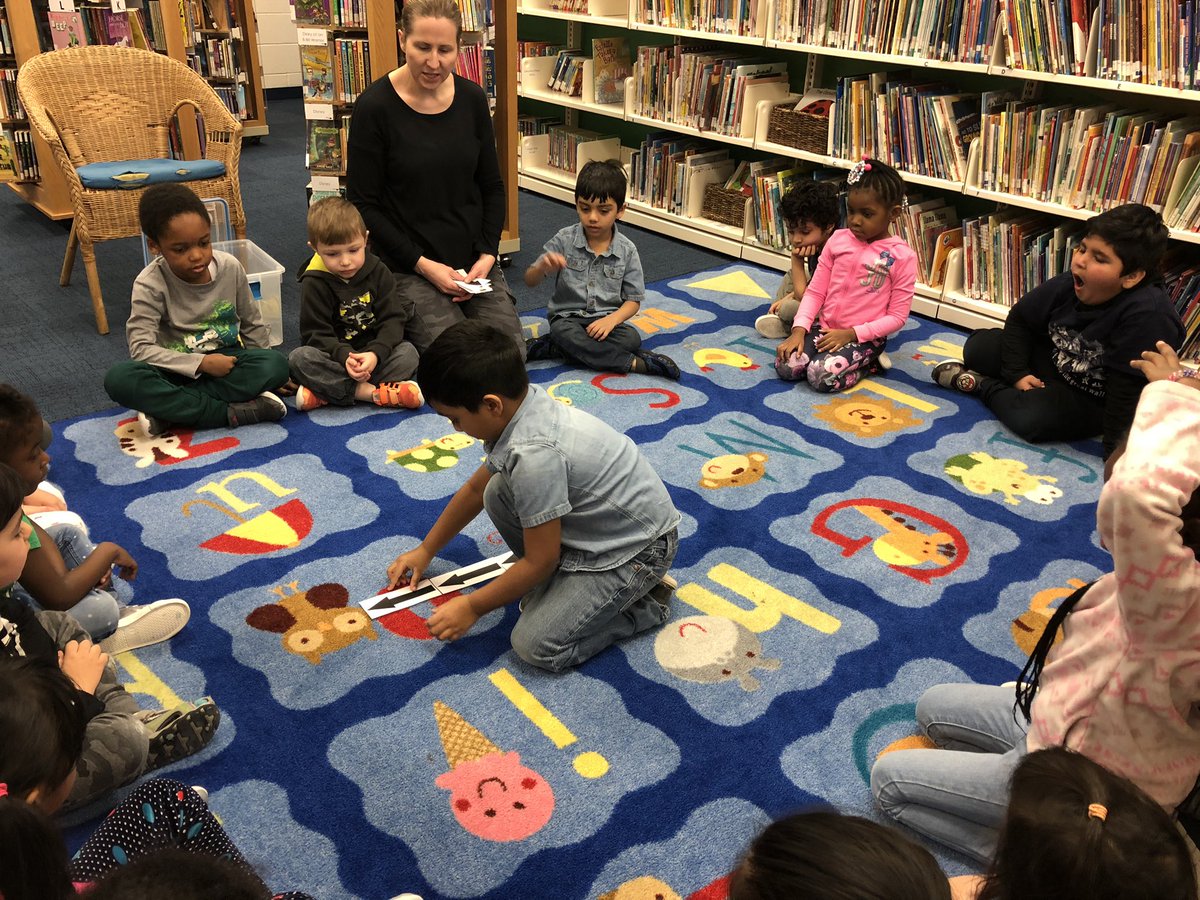 MrsDiLollo's tweet image. We loved learning how to use Beebot and how to code to make a robot move. Thanks Mrs. Roach! #codingiscool #teachingtech #FutureofWork @BrandonGatePS