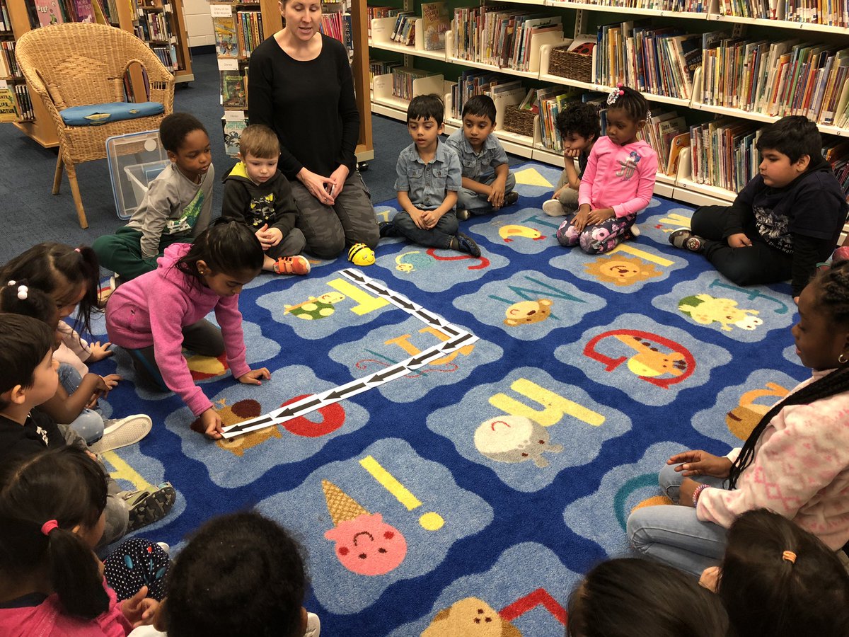 MrsDiLollo's tweet image. We loved learning how to use Beebot and how to code to make a robot move. Thanks Mrs. Roach! #codingiscool #teachingtech #FutureofWork @BrandonGatePS