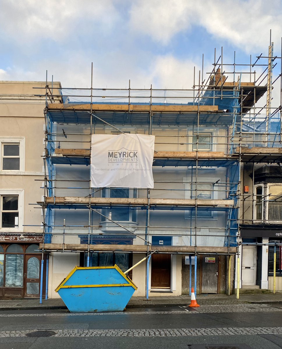 meyrick_develop's tweet photo. Another town centre regeneration project is now underway in conjunction with @penfro_consult #residential #twobedapartments #regeneration #pembrokedock #scaffolding #construction #commercial #property https://t.co/rrbmtv6lug