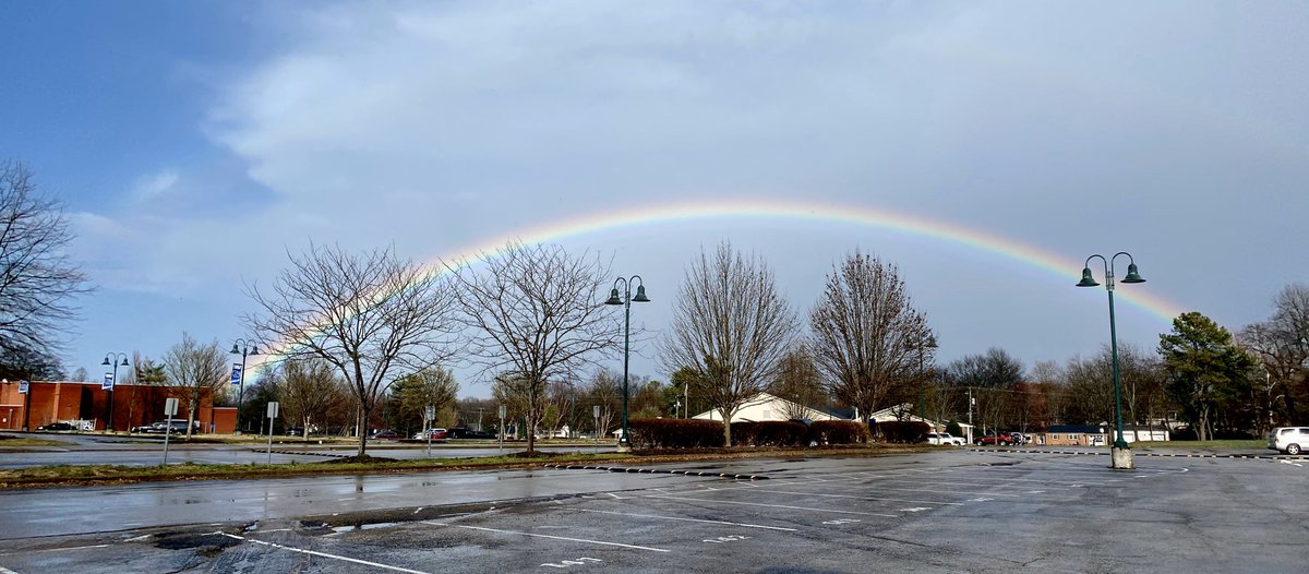 edge_fs's tweet photo. Full rainbow over Simpson County School’s FSHS &amp; FSMS campus - what a beautiful sight! 🌈 @FS_Schools @franklinsimpson @fsmswildcats https://t.co/ptIt35BobJ