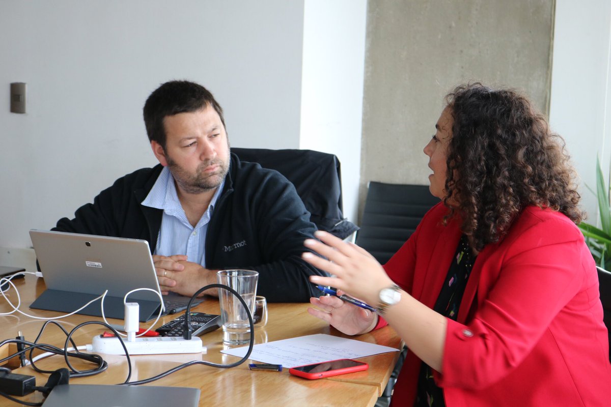 MDSLosLagos's tweet photo. Para llevar una intervención integral en territorios vulnerables es fundamental seguir trabajando en alianzas 🤝 en esta oportunidad, instamos trabajo entre gremio @SalmonChileAG y Cermaq, para llevar a cabo acciones en la línea de #CompromisoInsular ¡Pronto más noticias! https://t.co/fo1SH6DoCt