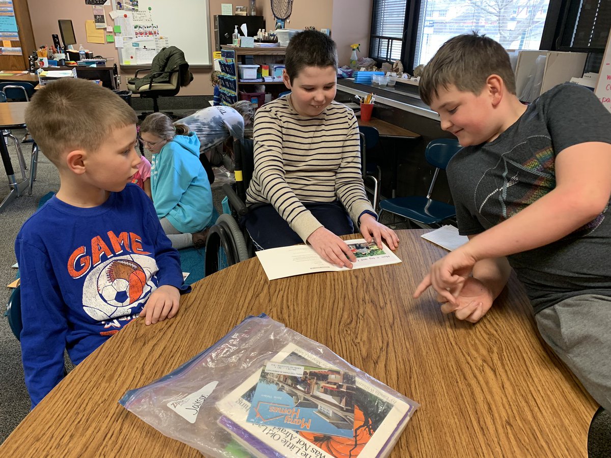 FarkasFirsties's tweet photo. We loved reading with our 5th grade buddies today! @HP_Pandas @MCCSC_EDU https://t.co/JBMGFJj7Jf