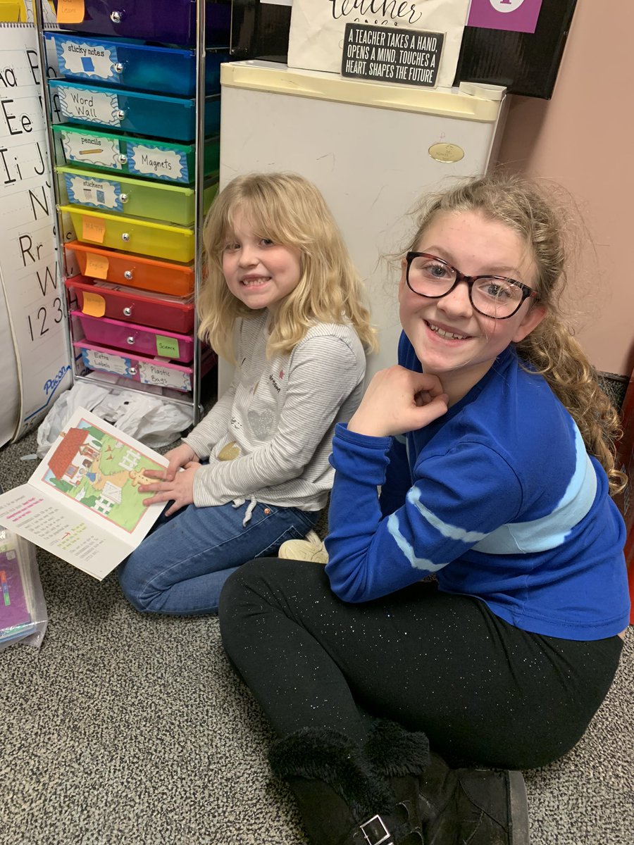 FarkasFirsties's tweet photo. We loved reading with our 5th grade buddies today! @HP_Pandas @MCCSC_EDU https://t.co/JBMGFJj7Jf