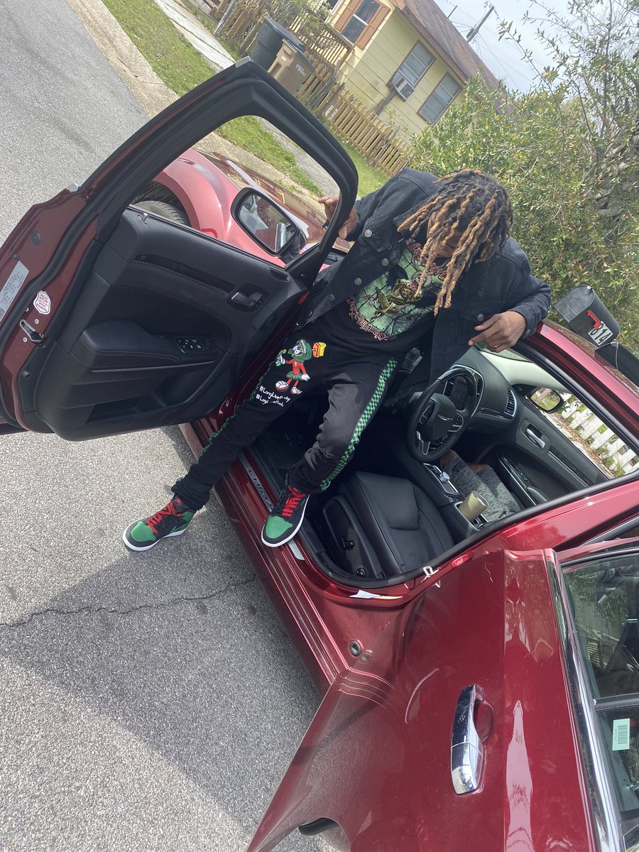 _LilAj3's tweet photo. i done seen how all these niggas tried to downplay my dreams so ima give it to em every time i’m on the scene!🎯 #ShoutoutMamaNoAbortion🙌🏾 
#LongLiveBobby👼🏾
#LongLivePooh👼🏾
#GPG https://t.co/QN4Y9OVr3U