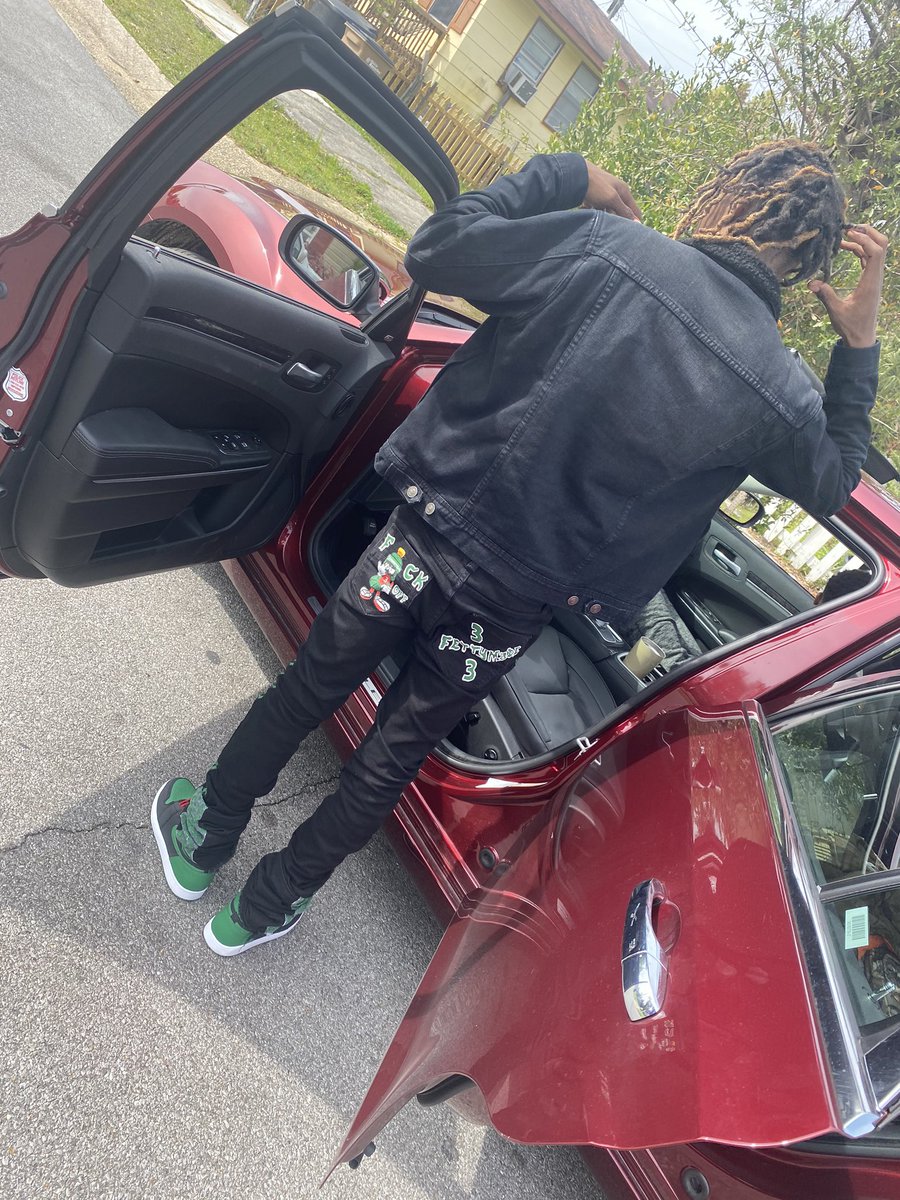 _LilAj3's tweet photo. i done seen how all these niggas tried to downplay my dreams so ima give it to em every time i’m on the scene!🎯 #ShoutoutMamaNoAbortion🙌🏾 
#LongLiveBobby👼🏾
#LongLivePooh👼🏾
#GPG https://t.co/QN4Y9OVr3U