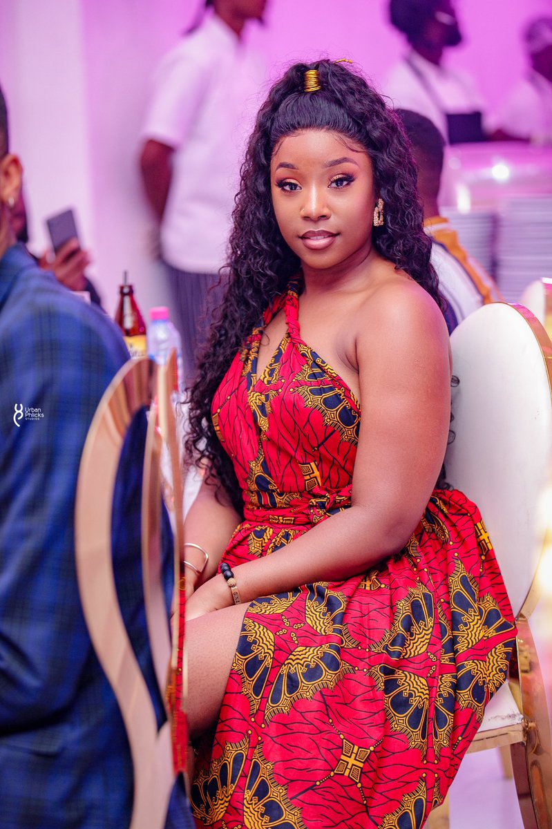UrbanPhlicks's tweet photo. Beauties at #AJUnion2019
#UPweddings #upexperience #smile4urban #weddingguest #mynigerianwedding #ghanawedding #idogh #bellanaijaweddings #africansweetheartweddings #bridalgown #trendingbrides #weddinghub #radiancebride #makeupghana https://t.co/uu3DP04KOr