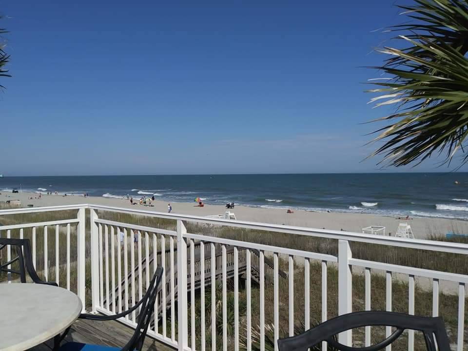 DamonsgrillMB's tweet photo. We can get used to this beautiful weather 😍 https://t.co/7b8RPzraQf