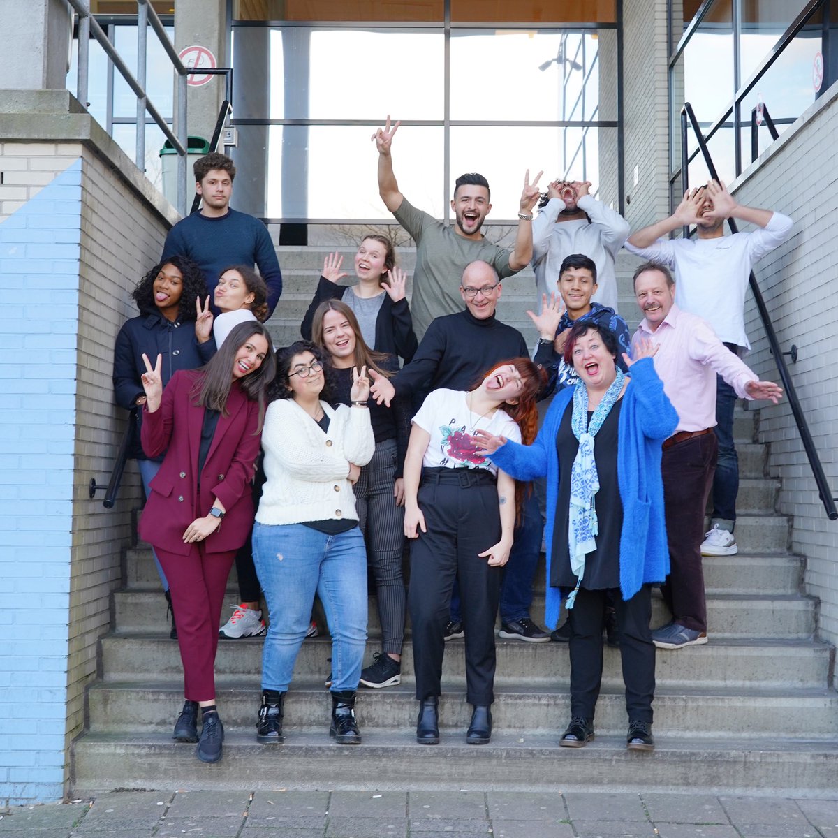 Gyzlene's tweet photo. Hoe bevorder je liefde voor taal, poëzie en #Burgerschap? Door te koppelen aan Muziek en spokenword. Samengevat: programma #Musicslam. Een programma waar @AlbedaMBO jongeren een spoken word kunnen indienen binnen het thema #75jaarvrijheid ism @deDoelen #Doelenensemble #ditismbo https://t.co/W1vOjWHRt7