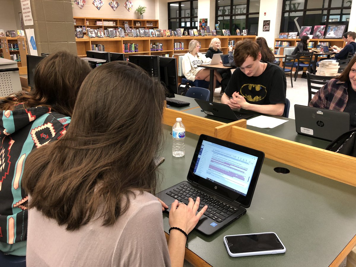 Seniors in Wilkie’s class are hard at work on their investigative documentary research. Today they annotated @galecengage articles and sent them to their @onedrive #paperfree #inquirybased @CVHSENG