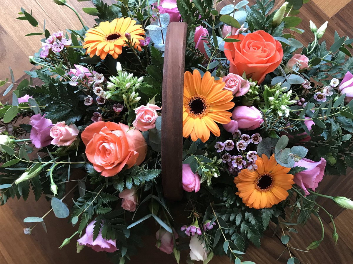 Another great class this afternoon. Created this beautiful flower basket! Looking forward to the next session Lyn.🌼🌸🌼<a href="/BBLDesign/">BBL Design - Florist</a> #Flowerbasket #Flowers #Flowerpower #Floristry