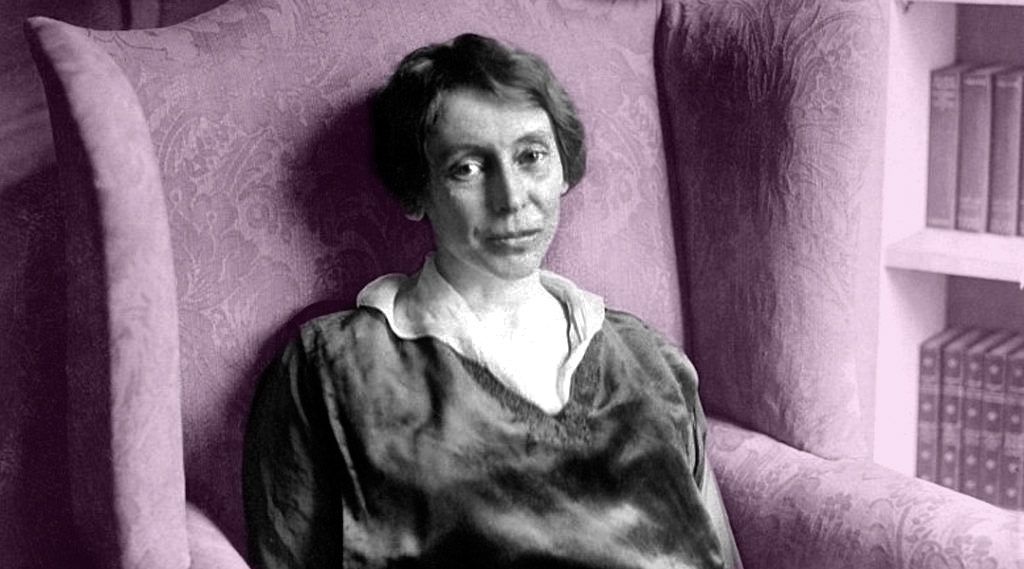 echostories's tweet image. Historically, female writers have been undervalued and under-read, so @parisreview is helping to change that with their "Feminize Your Canon" column. buff.ly/2PgJwC5