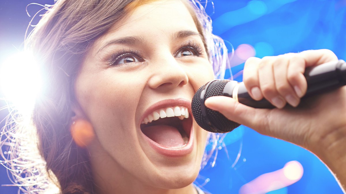 ResInnBaltimore's tweet photo. Our favorite day of the week, Karaoke Wednesday. The fun takes place in our #TheLobbyBar, 6-10pm. https://t.co/xay6cG7j3C #BmoreKaraoke https://t.co/GowbxWO6Vc