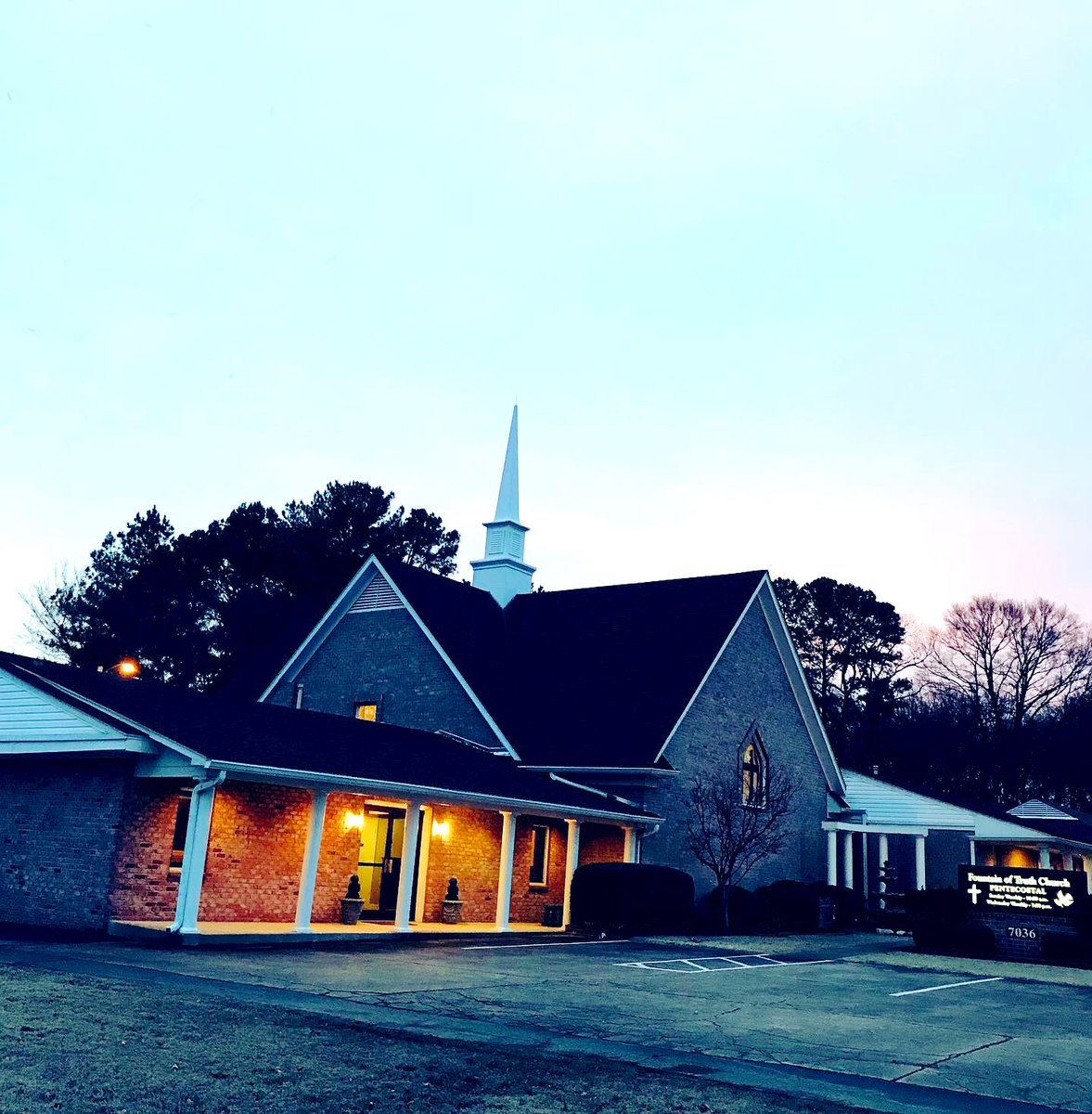 DonMarkJ's tweet image. I’m excited that I get to teach at FOUNTAIN tonight!! #ilovewednesdaynights #startsat7 #fountainchurch #inviteafriend #youbelonghere #bartlett @FountainMemphis