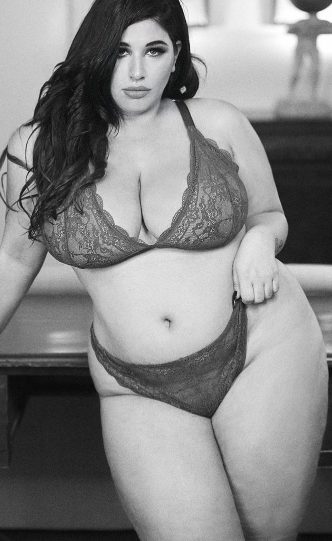 Natalia lozano plus size model