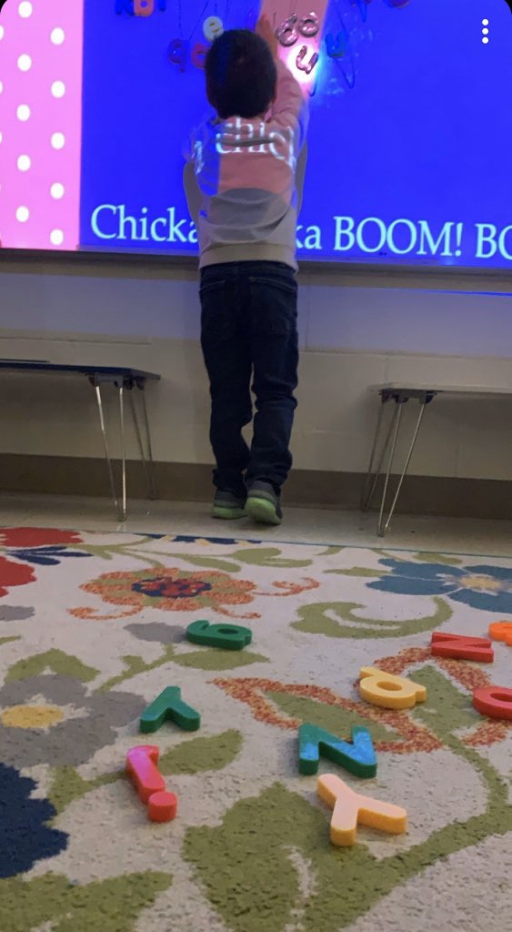 mitchelanette's tweet photo. @EstherMunguia3  had a great, innovative idea to make Chicka-Chicka-Boom-Boom come to life for our kindergarteners. #ThinkBigLISD @LampasasTCE https://t.co/kjfSea0ccg