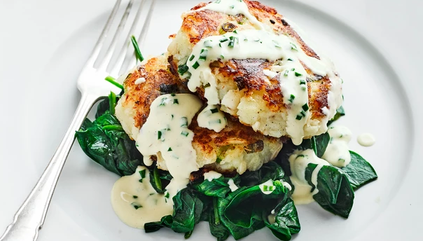 These #SpringOnion #haddock cakes are super simple to make - follow this delicious #recipe here > ow.ly/OzRa30qoYbJ #Seafood #LoveSeafood #FishCakes #Fish