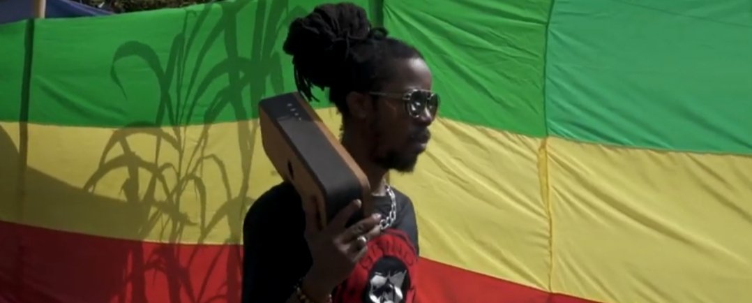 bescentareggae's tweet photo. Give thanks for the support Kings & Queens!
"Run Di City" video.....Like, share, comment!
Link in bio
Available on all digital platforms
Do remember to check out the mixtape produced by @jahmikeyone
#RunDiCity #UTHMusicJa #Upfull #visuals #mixtape https://t.co/Kpkp4Mc4Ay