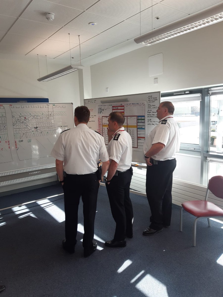 LFBBarkDag's tweet photo. Officers from NE area carried out incident command training this afternoon at Dagenham #awlayslearning #professionaldevelopment @NorthEastDAC @LondonFire @LFBIslington @LFBHavering @LFBWForest @NEAreaTraining https://t.co/7JZyBYpgnp