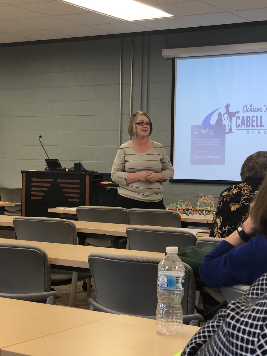 kelwatts's tweet photo. Teachers sharing their technology with principals. #paperless #stem #readerstheather @cabellschools #coding https://t.co/O3hZNMKwt6