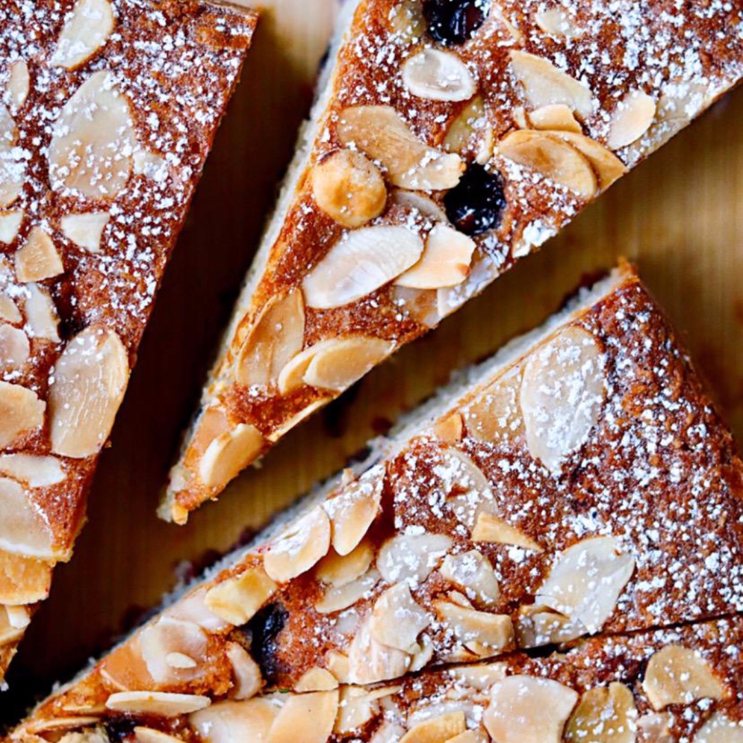 Chef's Blueberry, Almond &amp; Coconut cake 👌😍