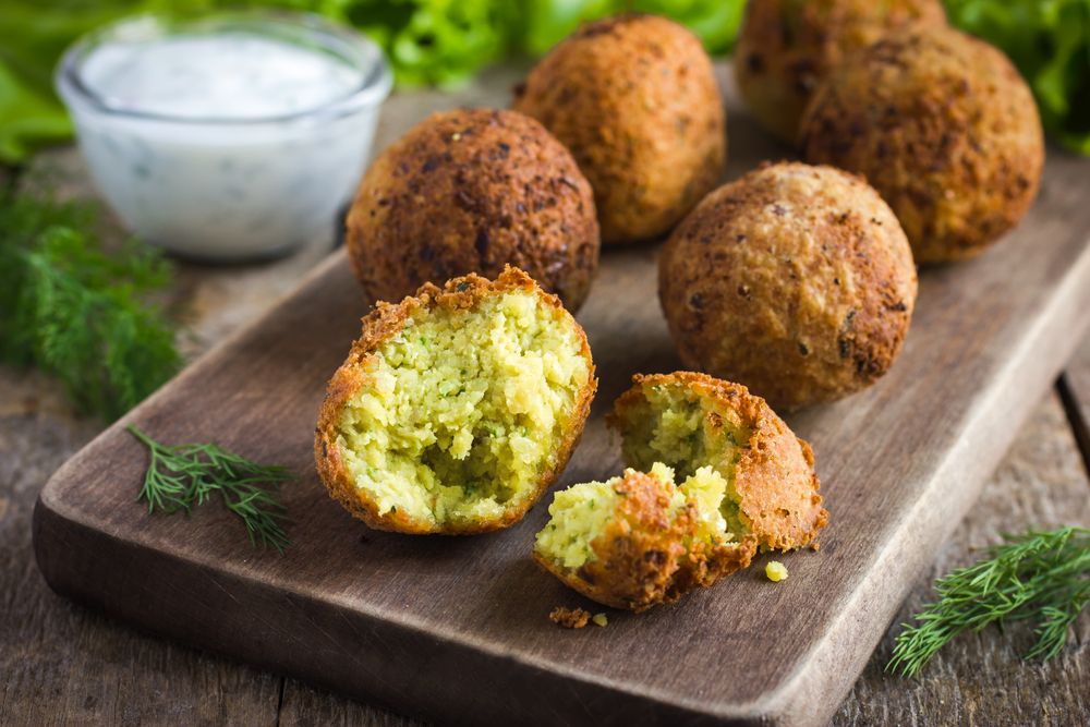OttomanLvp's tweet photo. We're not just about the meat here at #Ottoman. Our delicious falafel is a great addition to your mezze! 👌
.
.
.
#falafel #wednesdaymotivation #midweektrat #wednesdayfood #mezze #turkishmezze #vegetarian #vegan #visitturkey #spices #turkishtakeaway #liverpooltakeaway https://t.co/oj5SNLBPh2