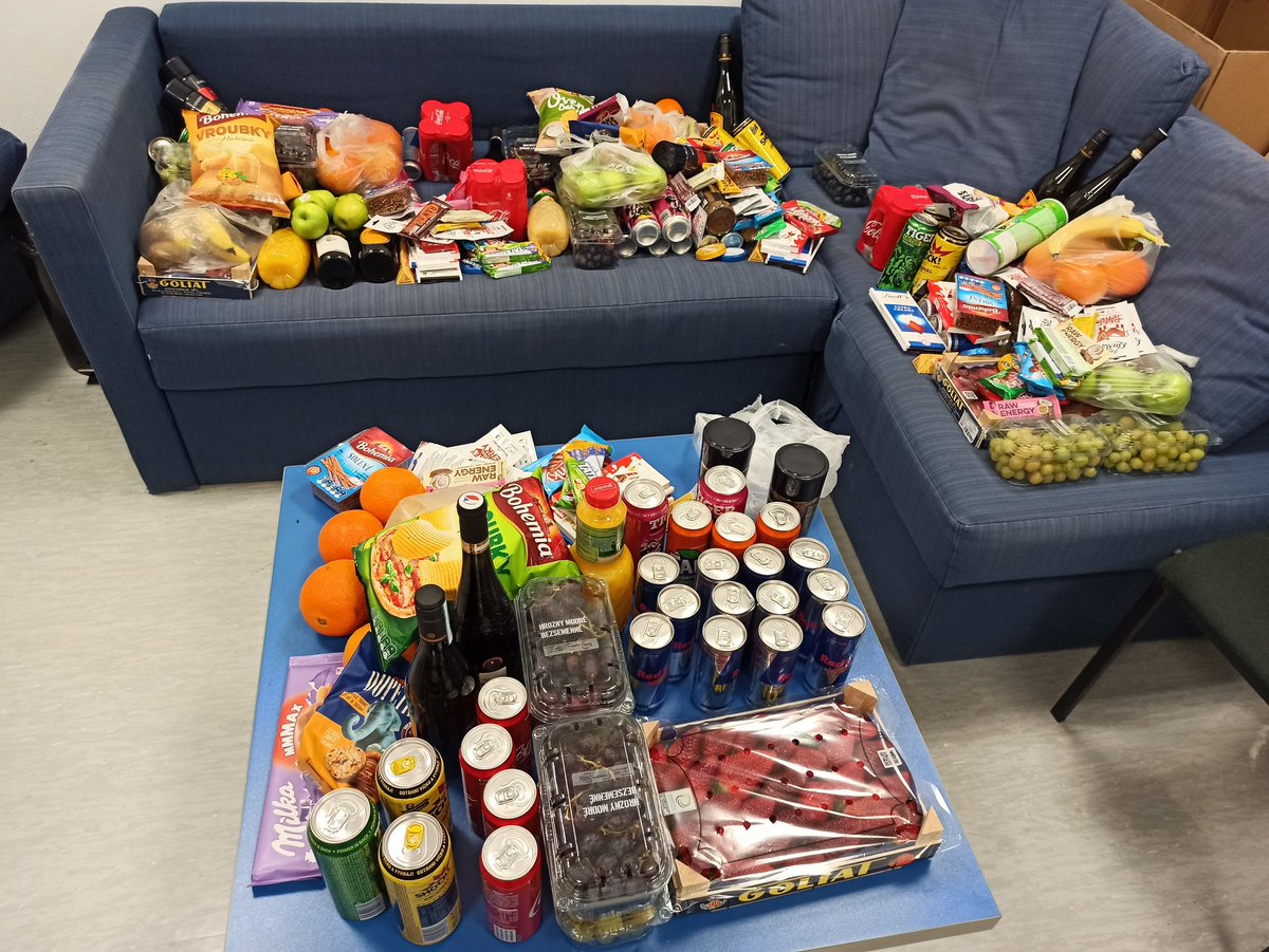 Včera jsem mluvila s <a href="/FilipHorky/">Filip Horký</a> z <a href="/LivesportCZ/">Livesport.cz</a> a co přišlo dneska...jedno velké WOW. Kolegové na 📞112 <a href="/HasiciPraha/">Hasiči Praha 🚒</a> to nemají v souvislosti s koronavirem v posledních dnech jednoduché a dnešní dárek jim hodně zvedl náladu 🙂 Jedeme dál 🙂
Takže všichni sborově děkujeme ☺️