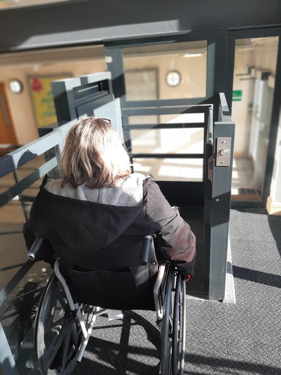 pinkfanwa's tweet photo. Exploring universal design as part of our #OICmodule such an amazing experience which highlighted some of the enviromental barriers those in wheelchairs can face impacting on occupational performance ♿ #socialinclusion #studentOTgoals @OTLeeds https://t.co/kTyHgLuVaH