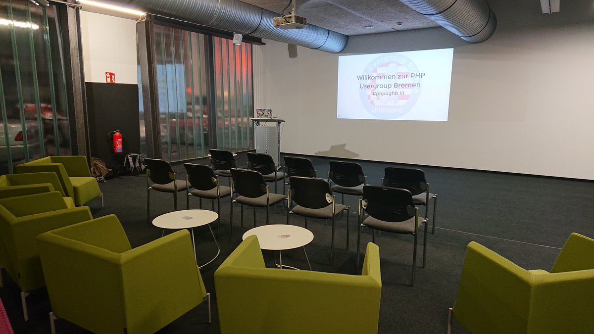 phpughb's tweet image. Wir wären dann soweit... 🤓 #phpughb bei @teamneusta