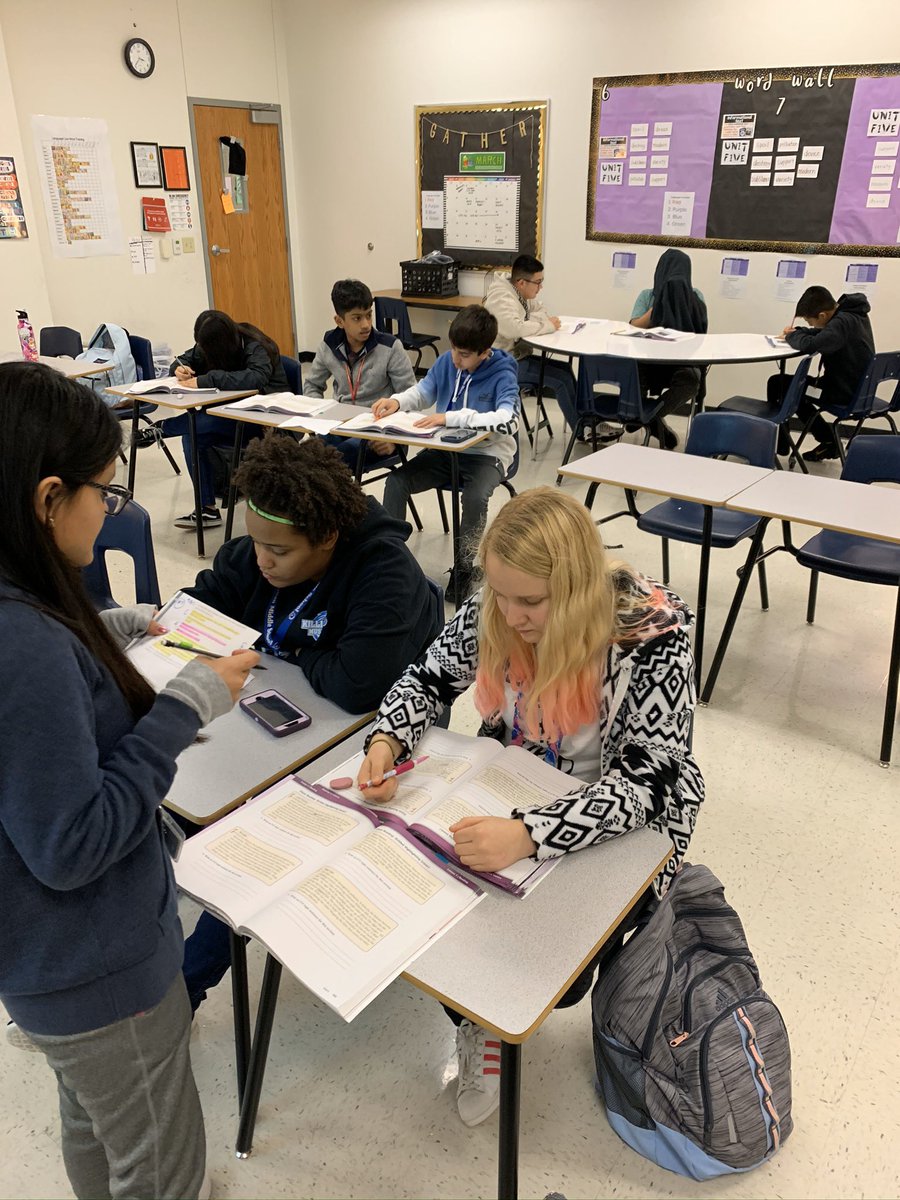 WillinghamKMS's tweet photo. It’s fun to sit back and watch my kids teach each other! #killianmustangs @Killian_MS https://t.co/daRObJYfOz