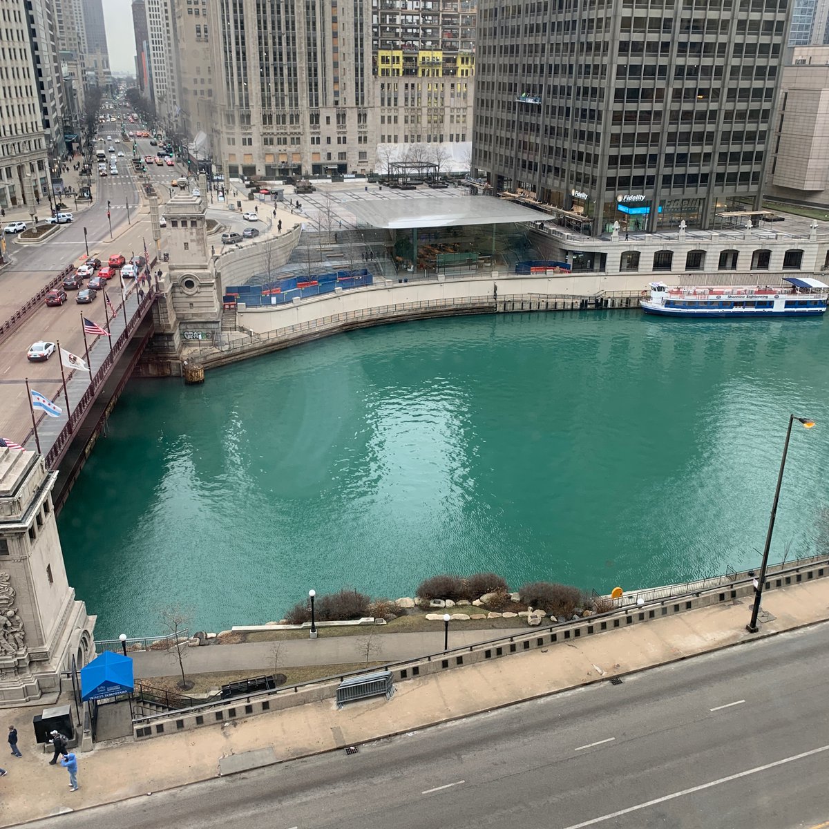 sub_underground's tweet photo. For the record the current color of the Chicago River... https://t.co/j0bUmt25FC