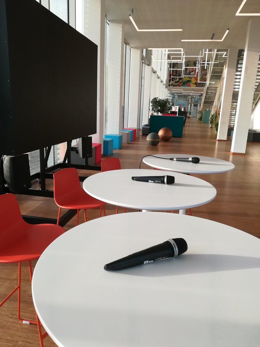 ofroufrou_33's tweet photo. Tout est prêt pour la table ronde de ce soir sur le thème de l'égalité hf. Et bien sûr, c'est au Médiacampus. @LesFameuses @audencia_com
#EgaliteFH #Nantes #Mediacampus #tableronde #leOff https://t.co/TLfCfi8JQL