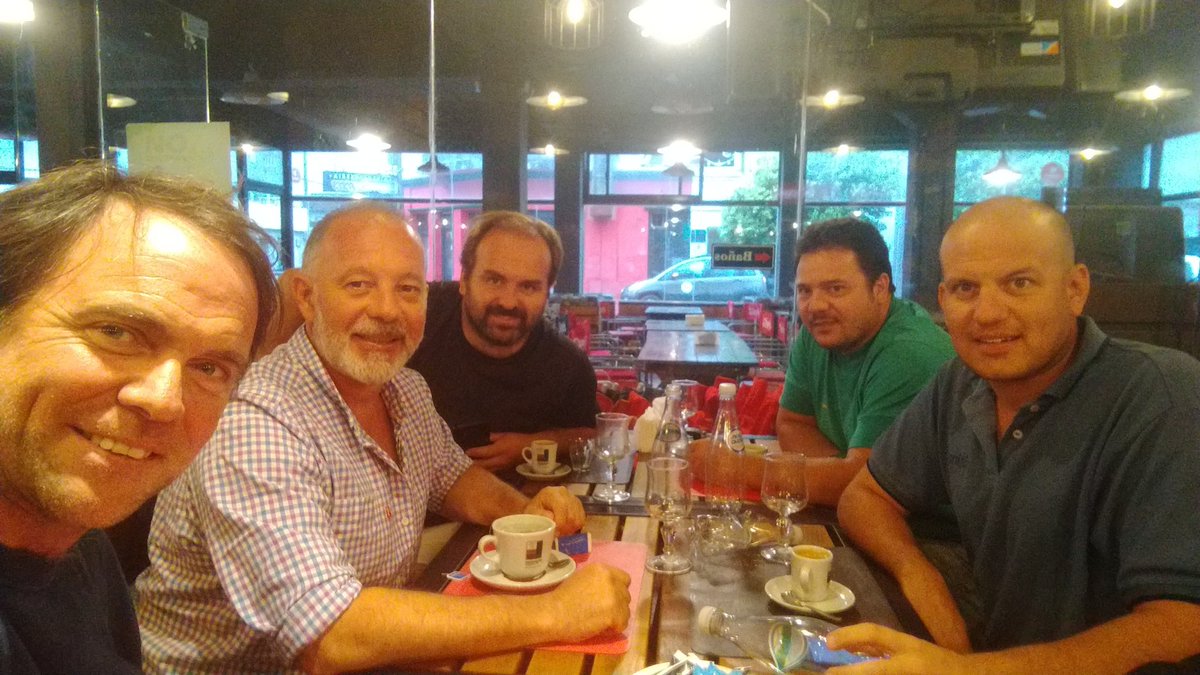 a_quanta's tweet photo. Arreglando el mundo !!!
Reunión de directorio QUANTA S.A. https://t.co/QrWCWsEm42