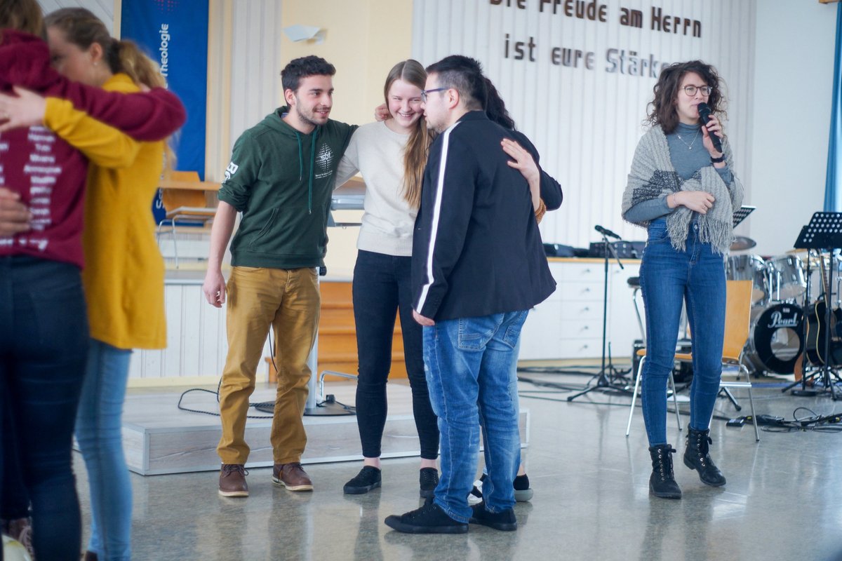 sbtBeatenberg's tweet photo. Theater, Spiel und Spass - die wöchentlichen Plenen am sbt sind sehr abwechslungsreich. Nutze die kostenlosen Schnuppertage, um das sbt live kennenzulernen. Du bist herzlich willkommen!
#sbtBeatenberg #Schnupperbesuch #Spass #Plenum #Theater #SGM #SPC https://t.co/7dXami01f1