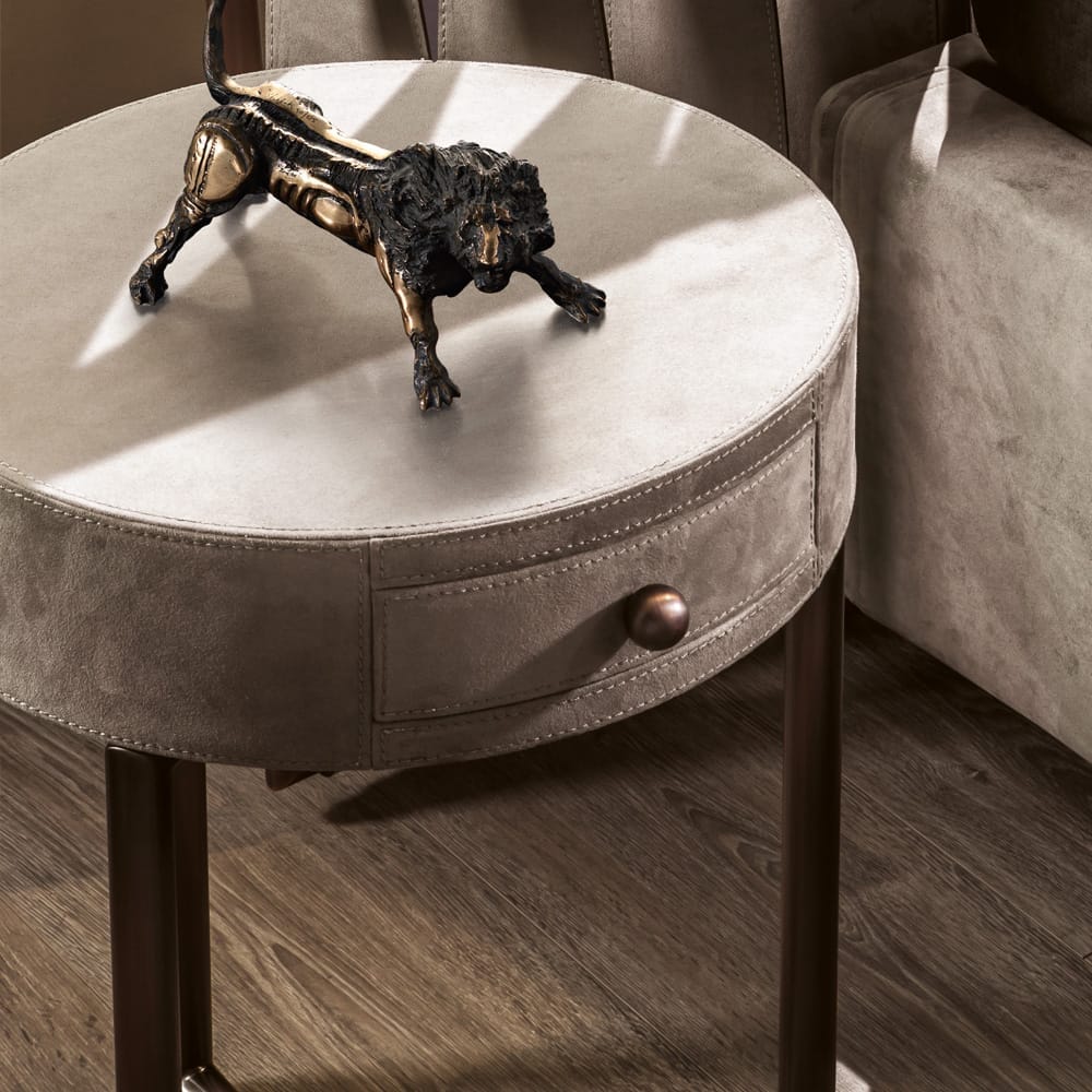 JI_Furniture's tweet photo. Bedroom Trends 2020 ❤️ and it's all about luxury, texture and soothing colours. https://t.co/mHIUBiCIH6 #bedroomtrends #luxuryfurniture #interiordesign #homedecor #luxurylifestyle #luxurydesign #designerfurniture #luxuryhomes #designerbedroom #londonlife https://t.co/34RzZN7e7l