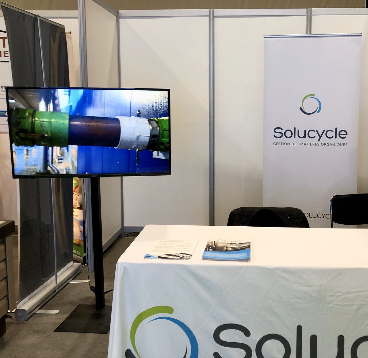herminedepins's tweet image. 2e journée au #SalondesTEQ pour @solucycle ! Venez discuter avec nous au kiosque 705 🌎 #economieverte #technologiesenvironnementales @Reseau_Envt