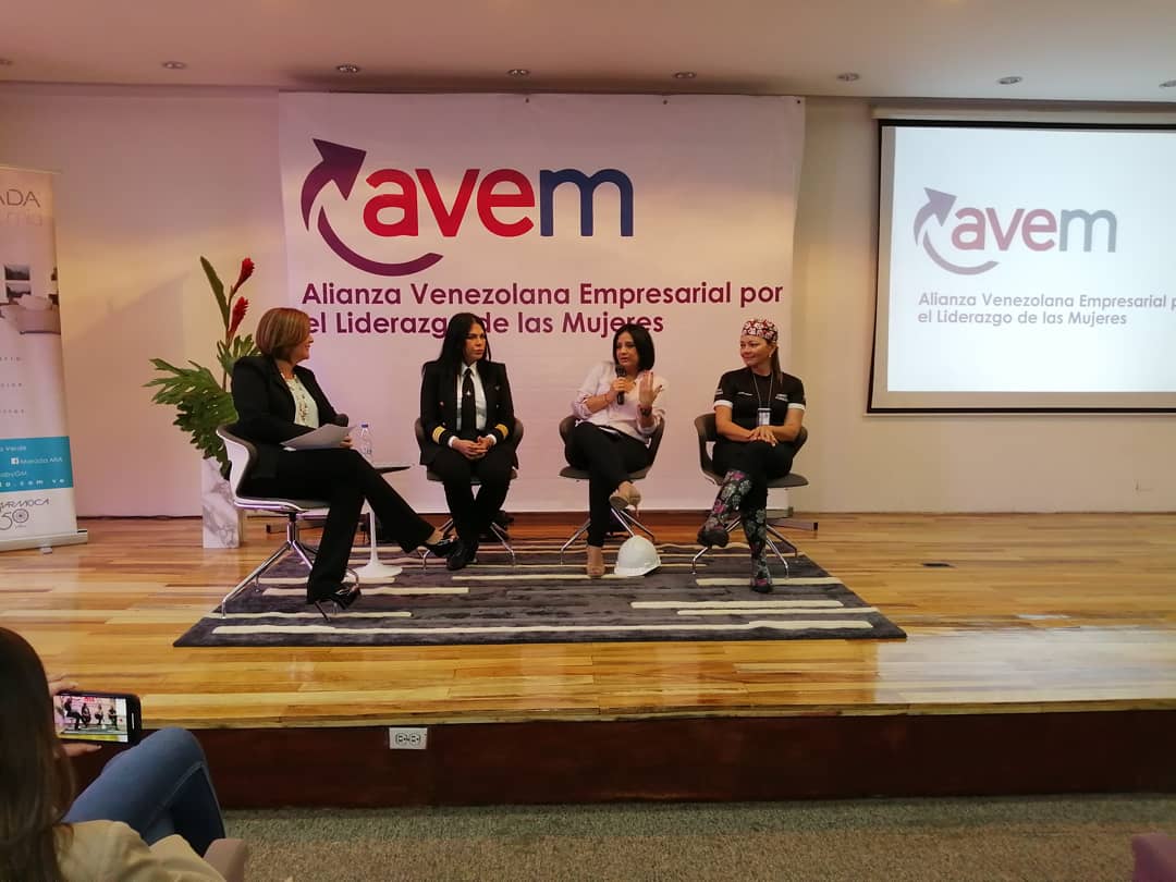 camaramaracaibo's tweet photo. El #FOROAVEM2020 en nuestra institución @camaramaracibo cerró con el #2Panel María Dosil, María Gabriela Fuenmayor, Mileida Bohorquez y María Carolina Morales. En este Panel escuchamos sobre la Participación en Sectores de Baja Representación Femenina. https://t.co/9aZunTVCIy