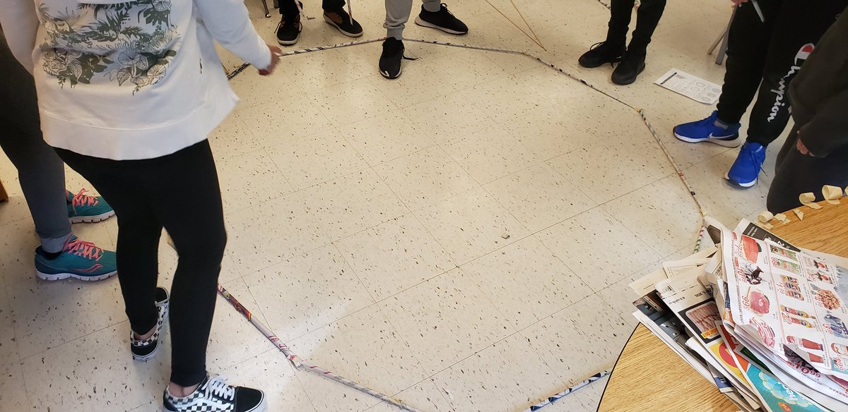 vickiemorgado1's tweet photo. Inspired by MBC #STEM day students in grade 6 and 7 building a geodesic dome today in #math and #sciemce @PeterandPaulCS #dpguidance #dpcds #onted @KCinaps @miggylino https://t.co/wi2tR2WUbY